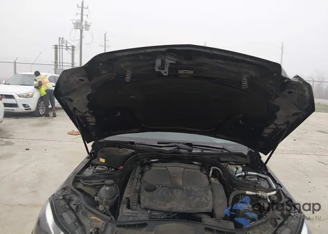 2014 Mercedes-Benz E 350 z USA, uszkodzony, nr VIN WDDHF5KB4EB032562